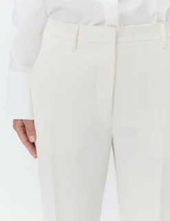 Classic Lady - Classic Gabardine - Ivory Shade