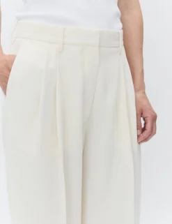 Enzo - Classic Gabardine - Ivory Shade